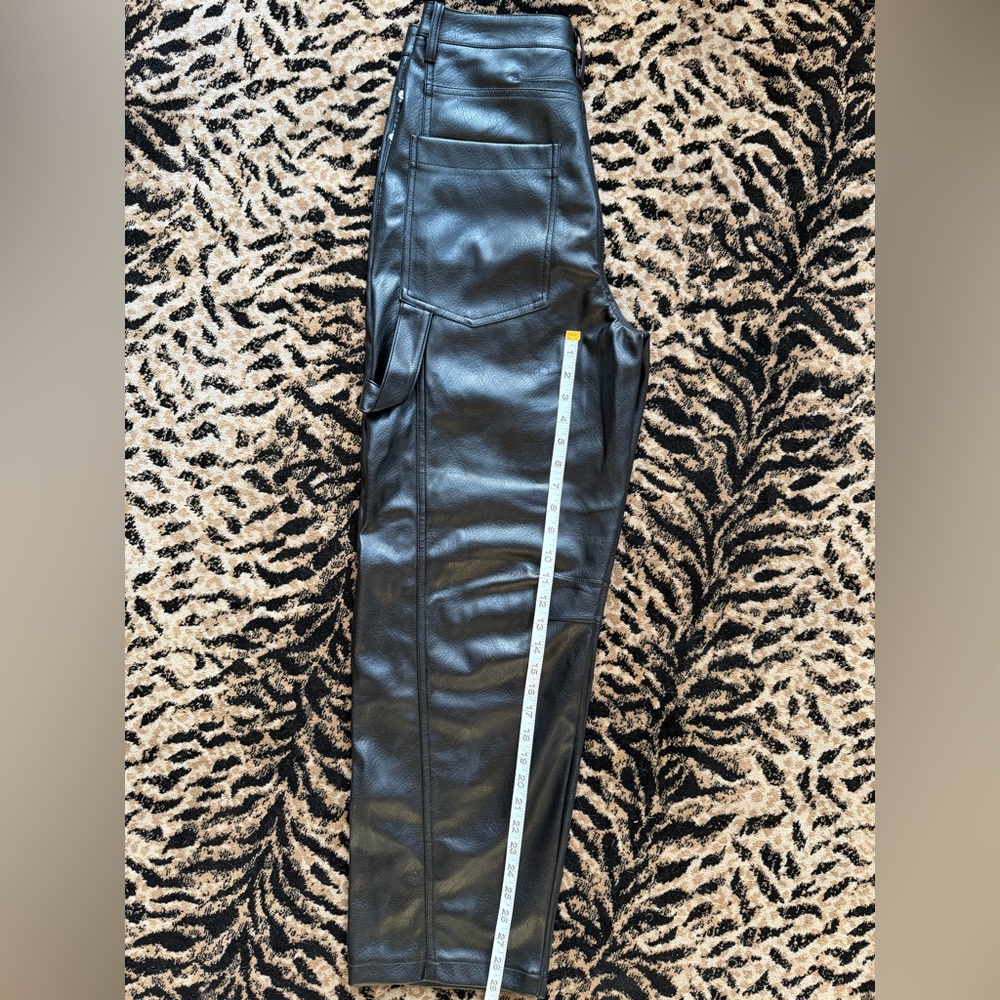 NWT Avec Les Filles Faux Leather Cargo Barrel Pants Size 8 - Picture 6 of 10